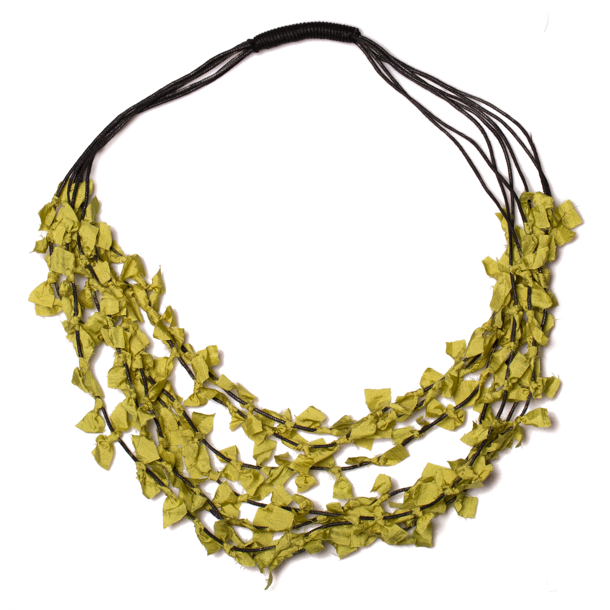 Collier en tissu multibrins