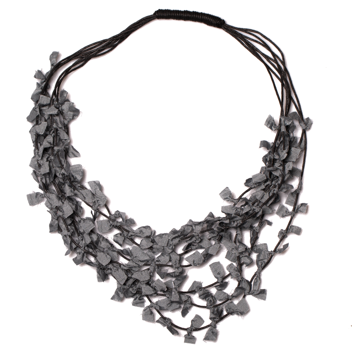Collier en tissu multibrins