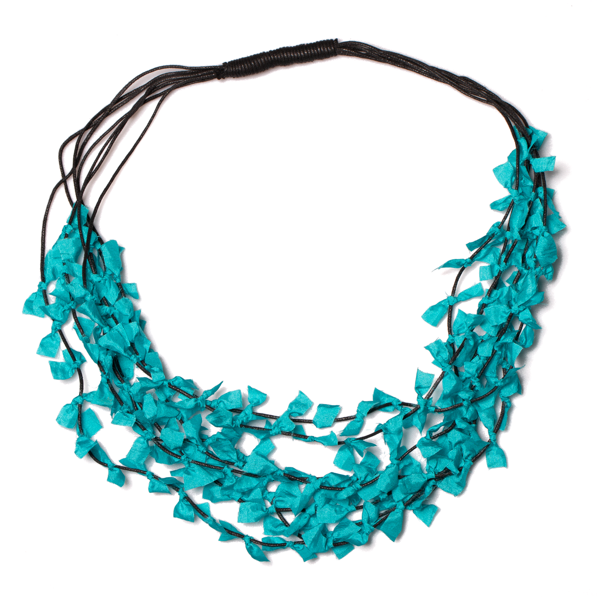 Collier en tissu multibrins