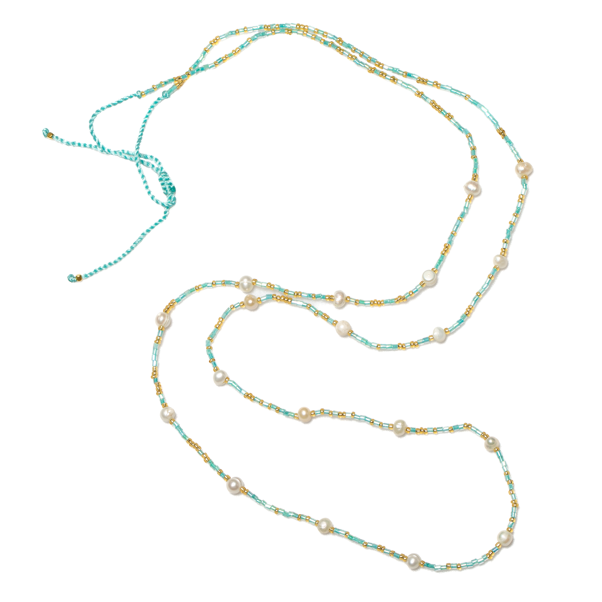 Long collier de perles et de perles