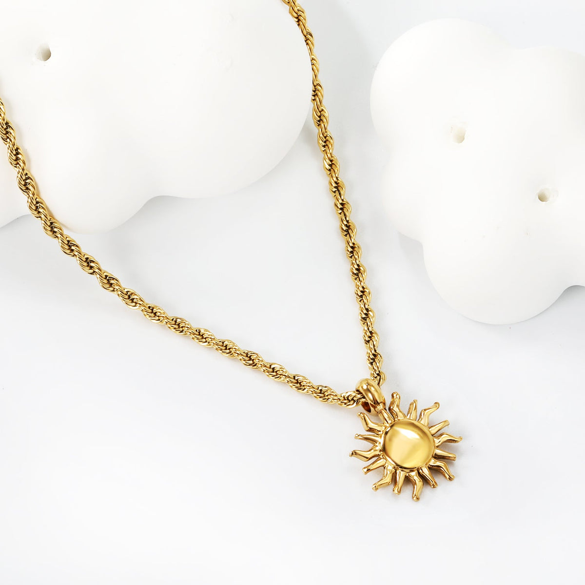 Collier Pendentif Soleil Rayonnant