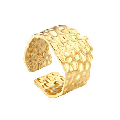 Bague de luxe motif froissé