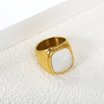 Bague Carrée en Or avec Opale