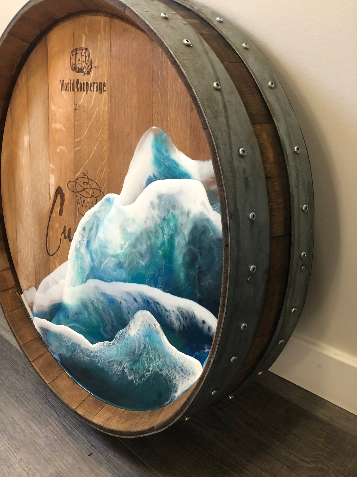 Vagues océaniques en tonneau de vin