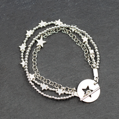 Bracelet multi-rangs en plaqué argent avec pendentif étoile et fermoir en T