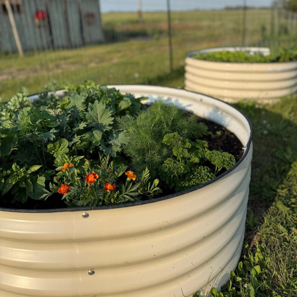 17" Tall Round Garden Bed Kit