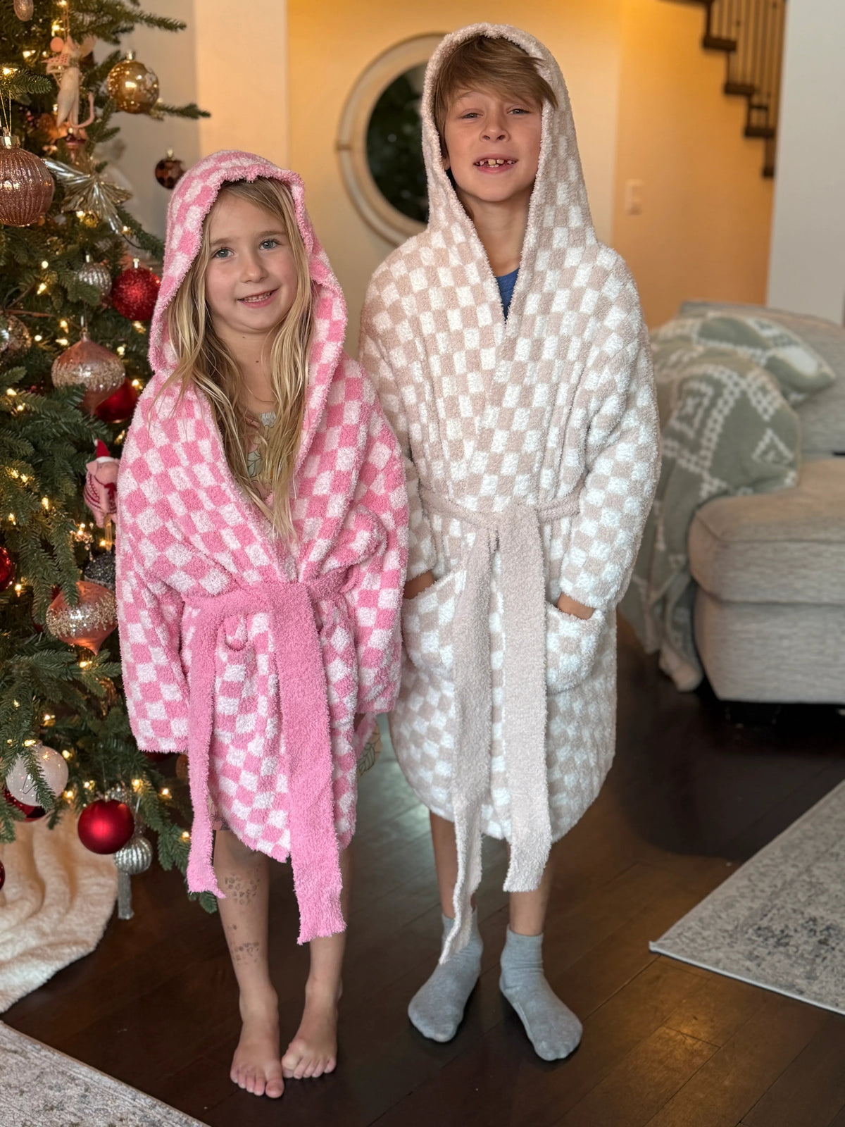 Robe à capuche à carreaux pour enfants - réapprovisionnement en avril