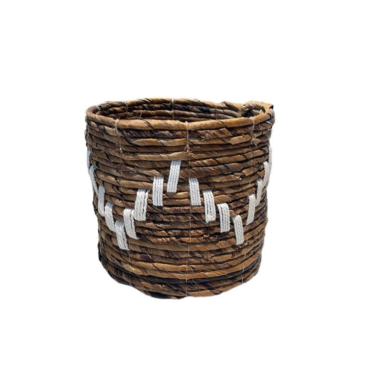 Panier jardinière zigzag en feuilles de bananier et macramé