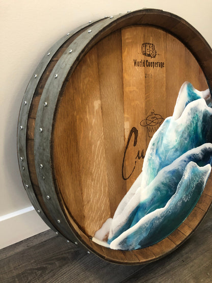 Vagues océaniques en tonneau de vin