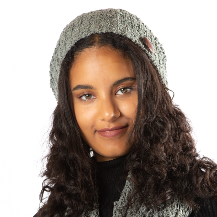 Bonnet en tricot popcorn gris avec bouton
