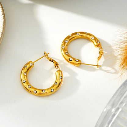 ALFRISTON Gold: Mid-Width Hoops Embedded with Zirconia (CZ) Gemstones