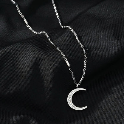 ALMERIA Argent (Or Blanc) : Magie Céleste - Collier Étoile et Croissant de Lune serti de Zircons