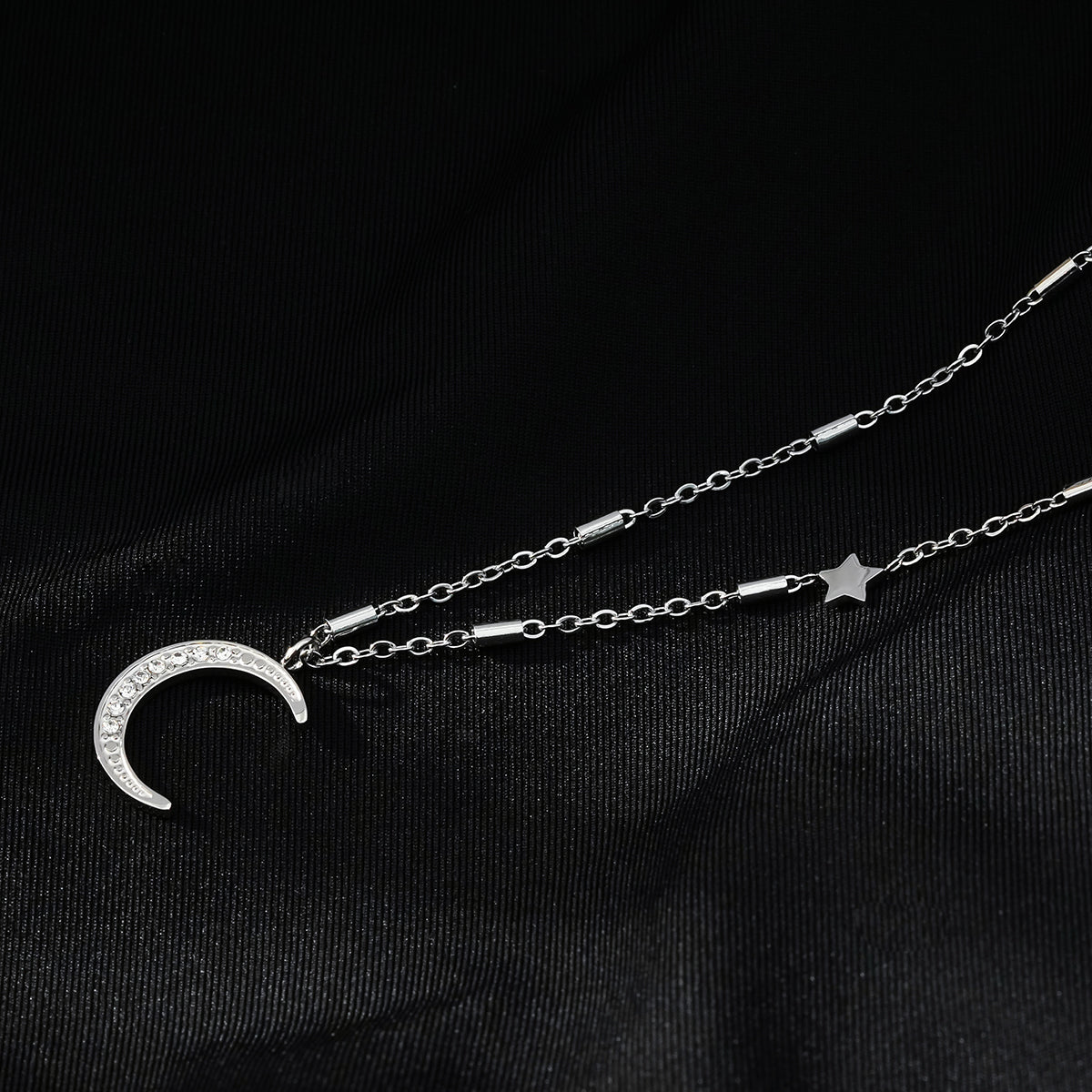 ALMERIA Argent (Or Blanc) : Magie Céleste - Collier Étoile et Croissant de Lune serti de Zircons