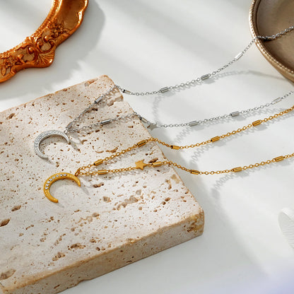 ALMERIA Argent (Or Blanc) : Magie Céleste - Collier Étoile et Croissant de Lune serti de Zircons