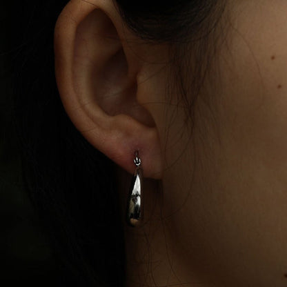 AMBER-MESSINA Chunky Hoop Silver Earrings