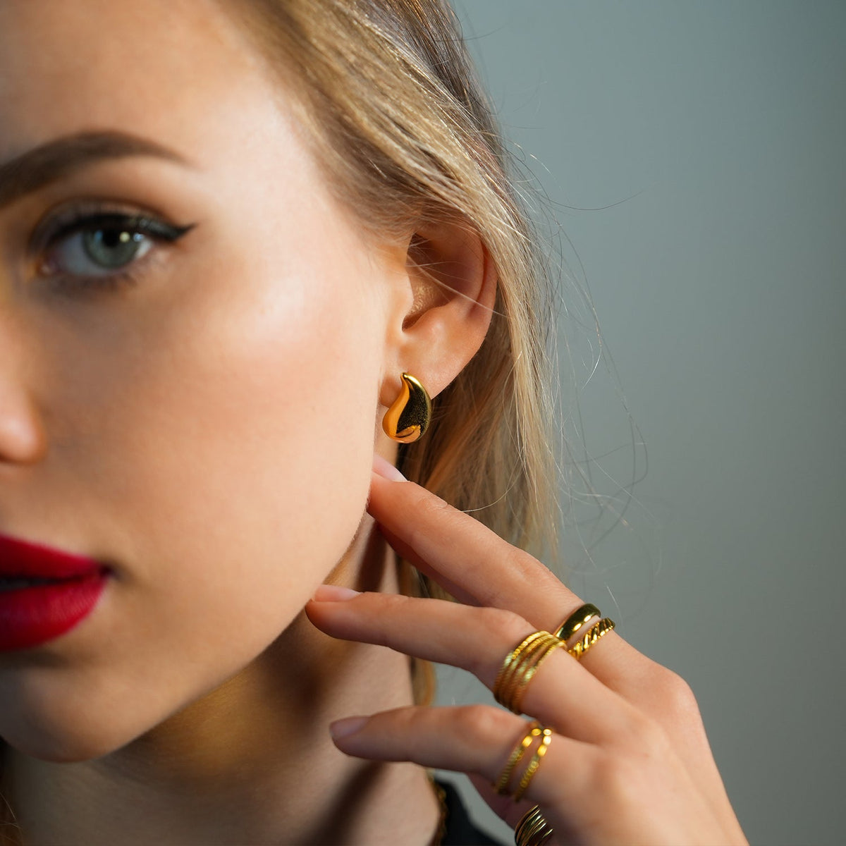 ANNIS : L'élégance dans chaque goutte – Boucles d'oreilles clous en forme de goutte