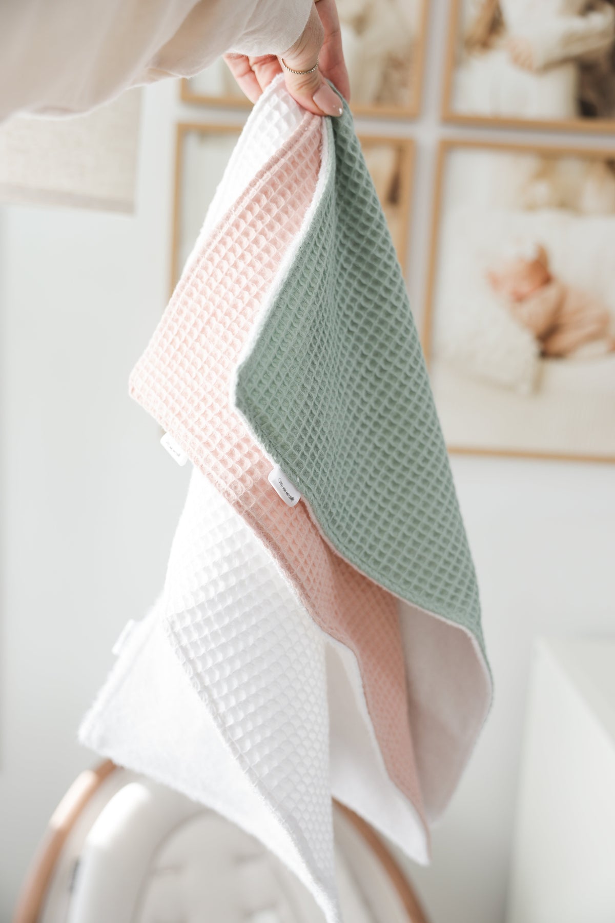 Shoulder burp cloth