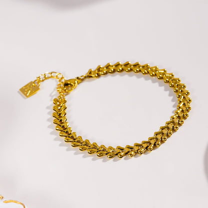 BLYTH: Bracelet abstrait avec blason, d'inspiration vintage