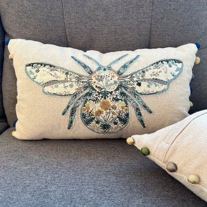 Housse de Coussin Lombaire en Lin Brodé Bourdon – Coussin Décoratif Bohème Chic et Ferme avec Pompons