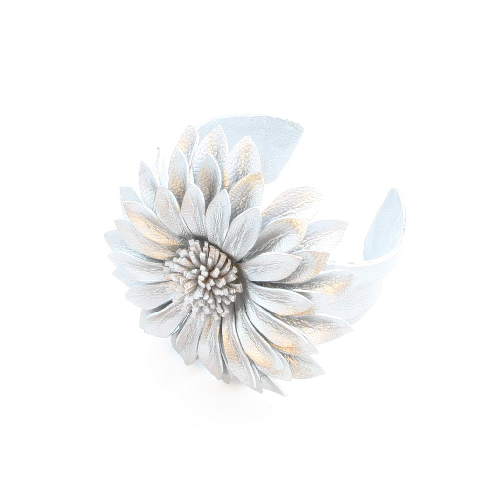 Manchette fleur en cuir