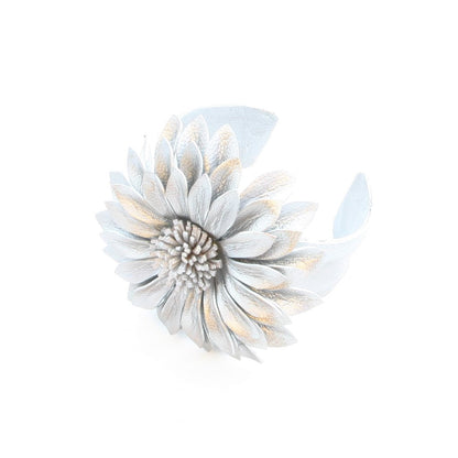 Manchette fleur en cuir