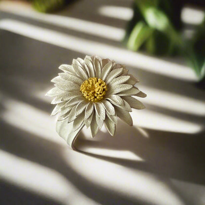 Manchette fleur en cuir