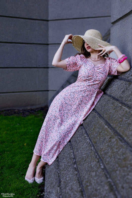 Robe longue florale à manches bouffantes