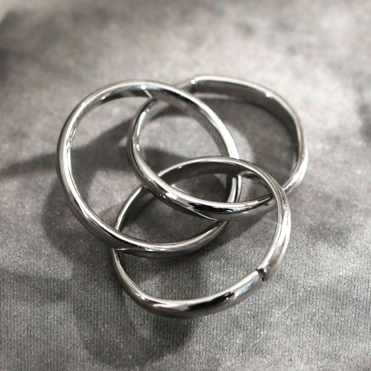 ESTELLA : Bague Empilable Triple et Entrelacée en Argent