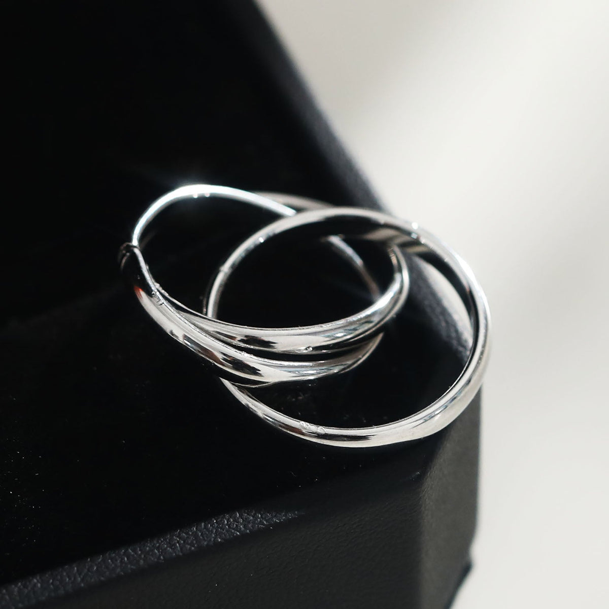 ESTELLA : Bague Empilable Triple et Entrelacée en Argent