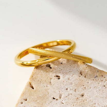 GILBERT: Double Banded Interconnected Stack Ring in Gold