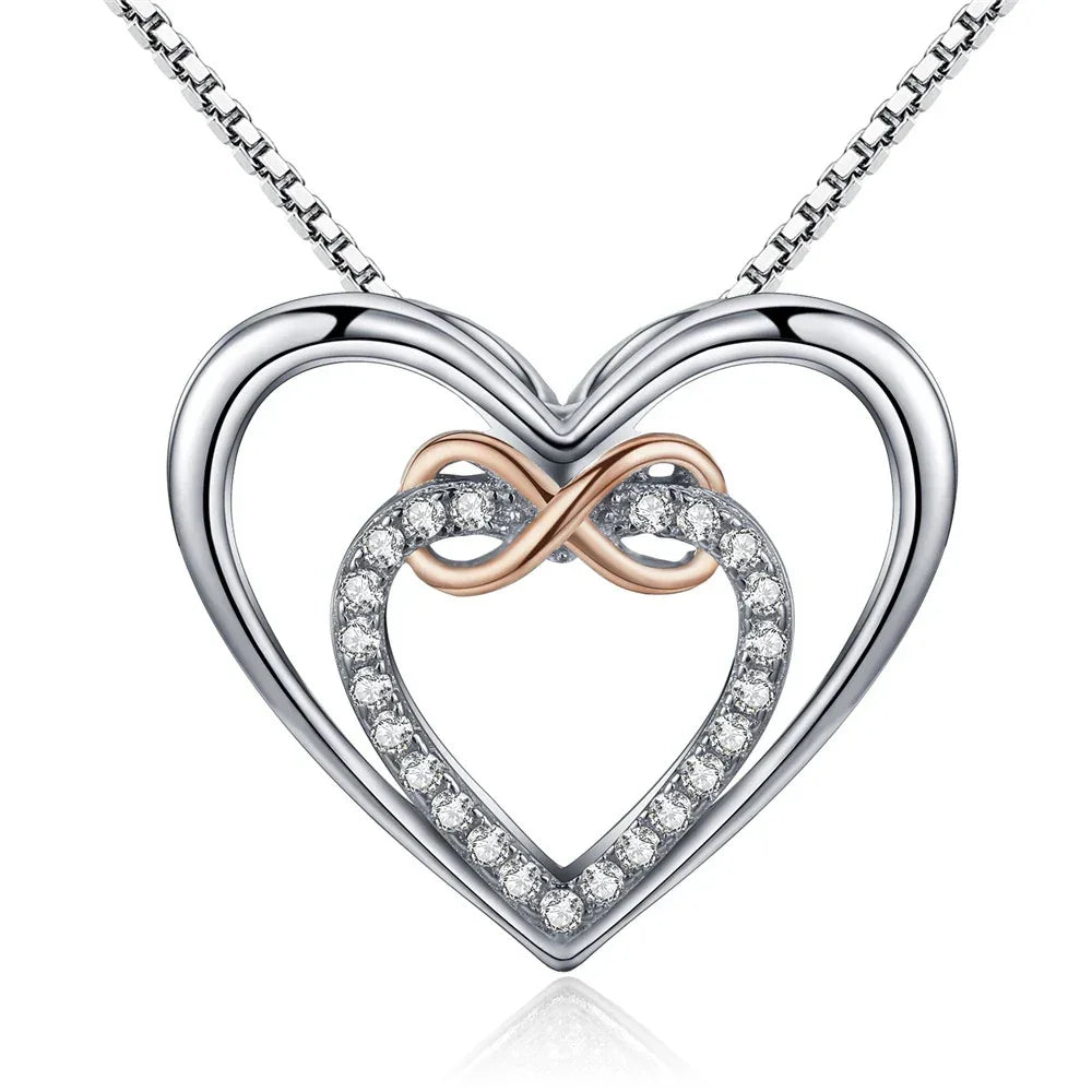 Cœurs Entrelacés : Collier Infini en Argent Sterling avec Double Cœur