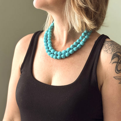 Collier simple en tissu avec perle