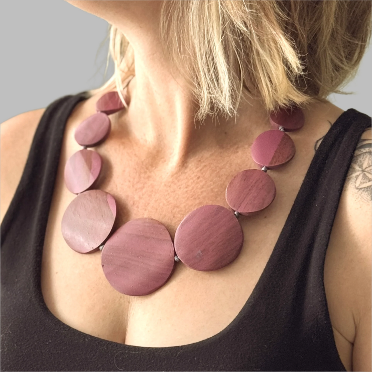 Collier Pendentif Disque Plat en Bois