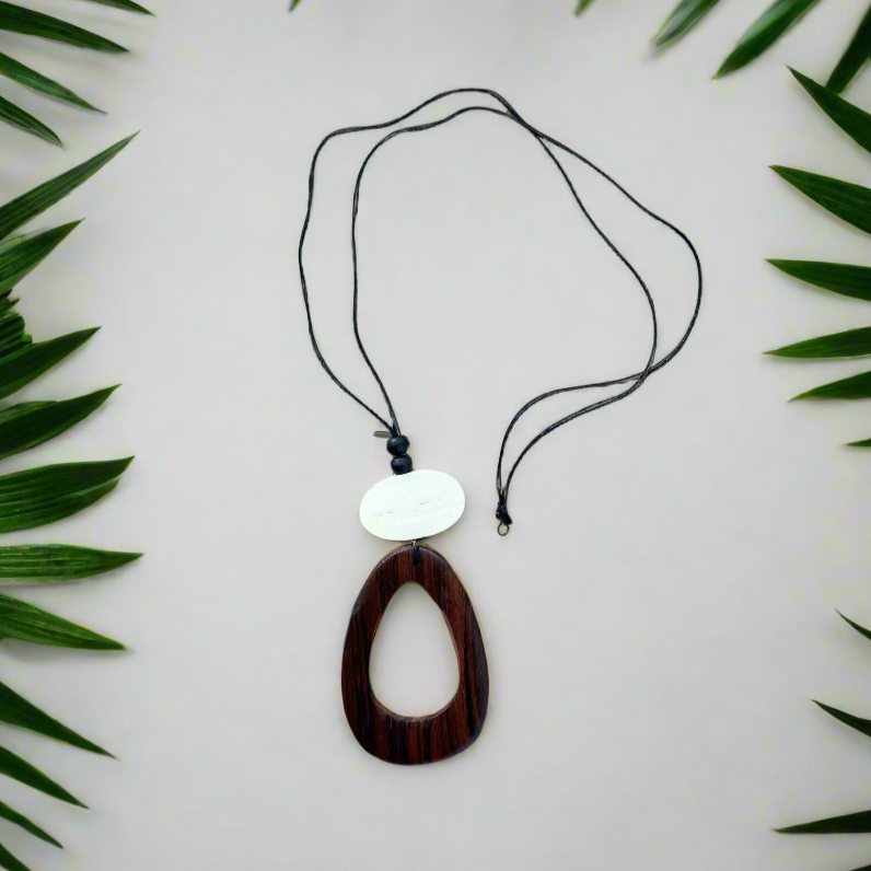 Pendentif ovale ouvert