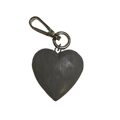 Porte-clés cœur sculpté à la main