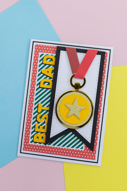 Bloc de papier 15 x 15 cm - Collection Celebrate Good Times de Crafter’s Companion