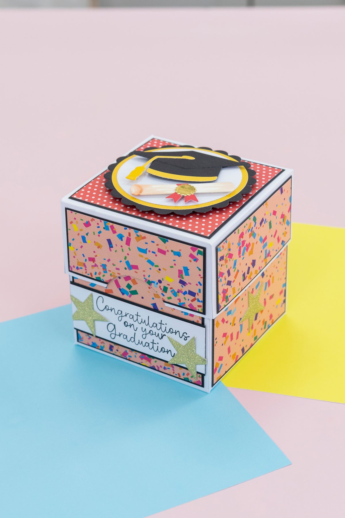 Bloc de papier 15 x 15 cm - Collection Celebrate Good Times de Crafter’s Companion