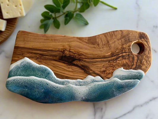 Planche à charcuterie en bois d'olivier