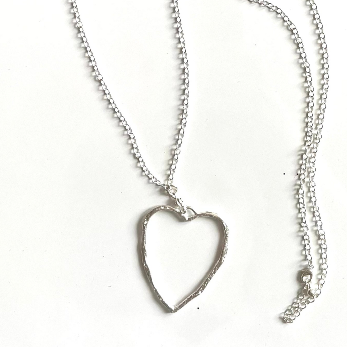 Collier chaîne avec pendentif cœur ajouré - Plaqué argent