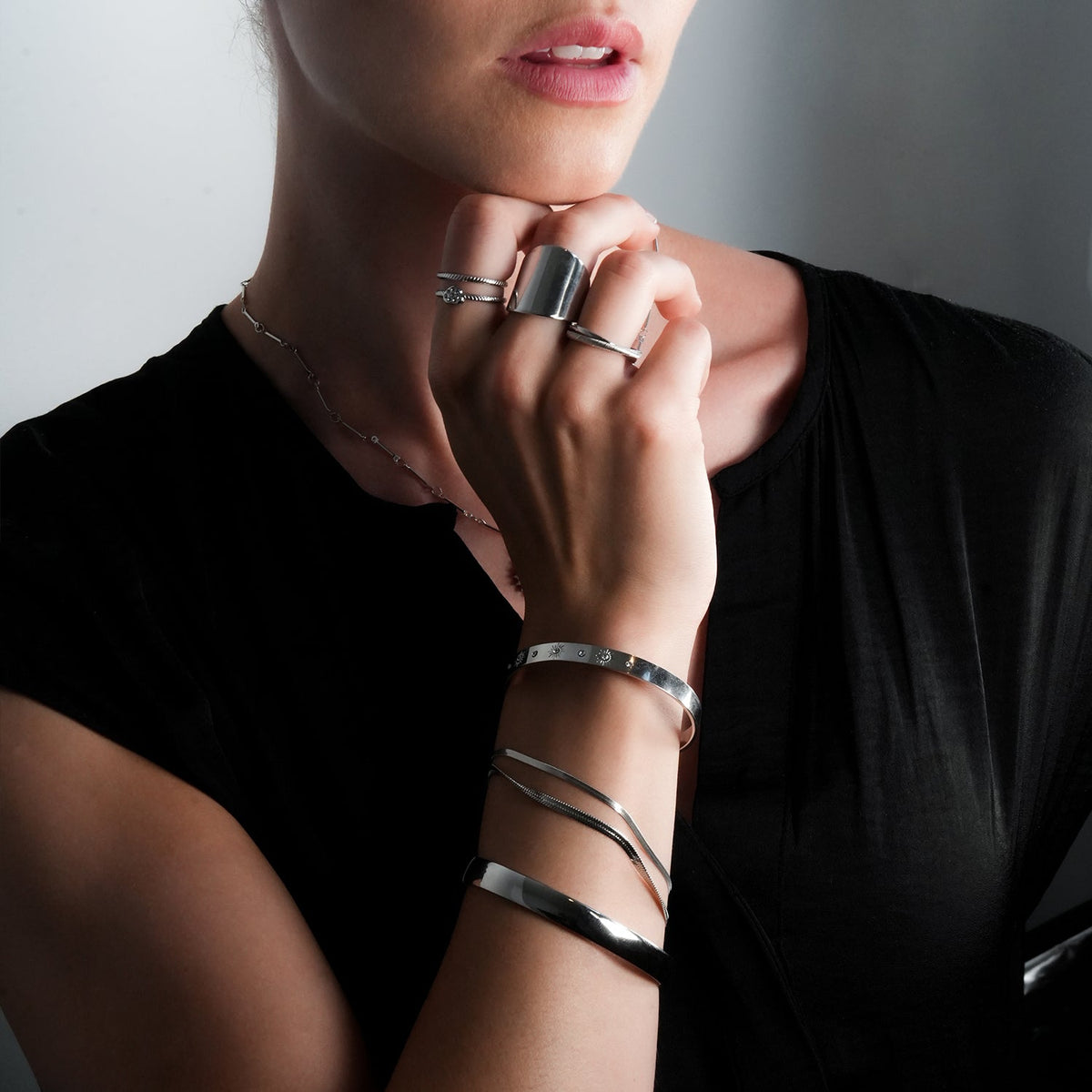 INESE Silver (White Gold): Snake-Skin Textured 2-Layer Bracelet
