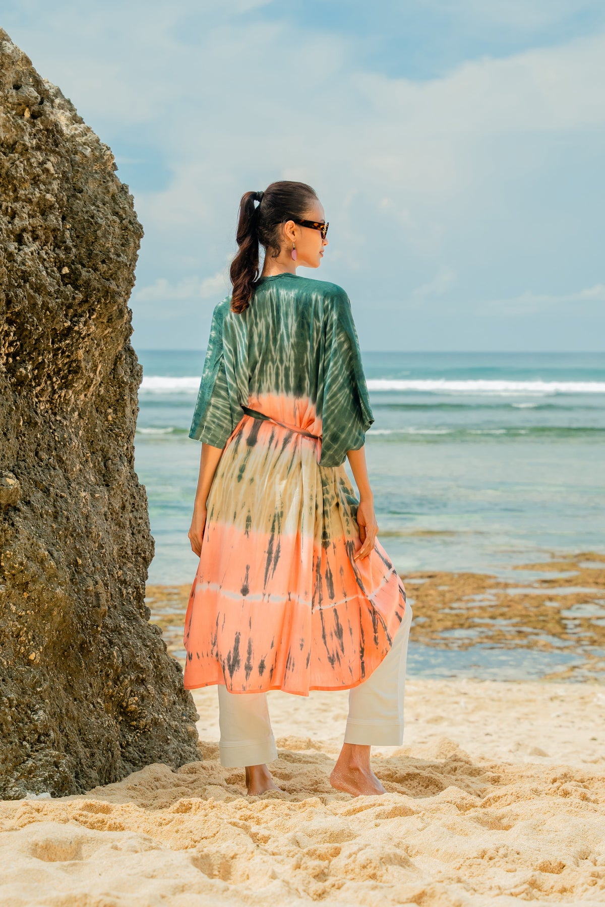 Kimono long rayé tie-dye – Rose et gris