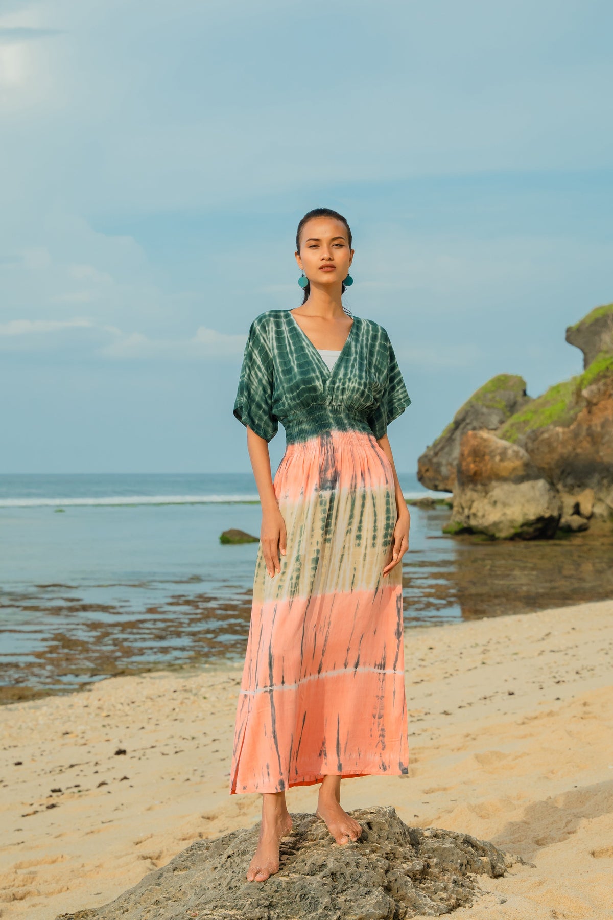 Robe longue tie-dye à rayures – Rose et gris