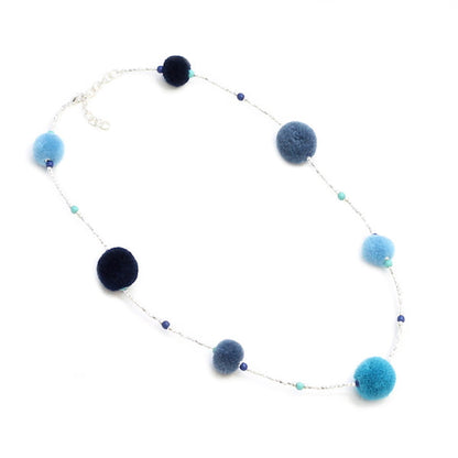 Collier multi-pompons