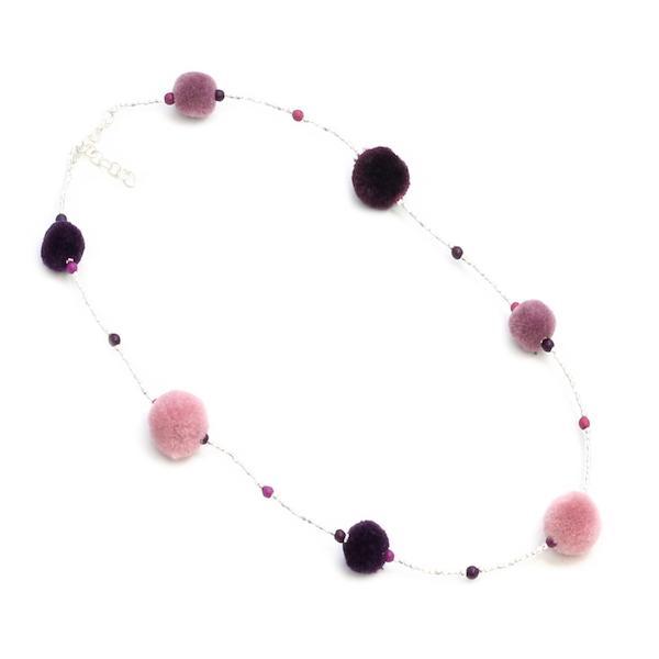 Collier violet multi pompons