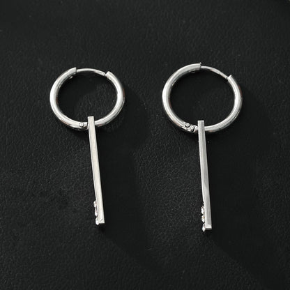 Style MAYLA : Créoles Argentées au Charme Minimaliste avec Trio de Zircons
