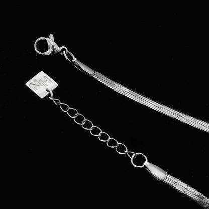 MUKER Silver (White Gold): Star Embossed Snake Skin Textured Chain Bracelet