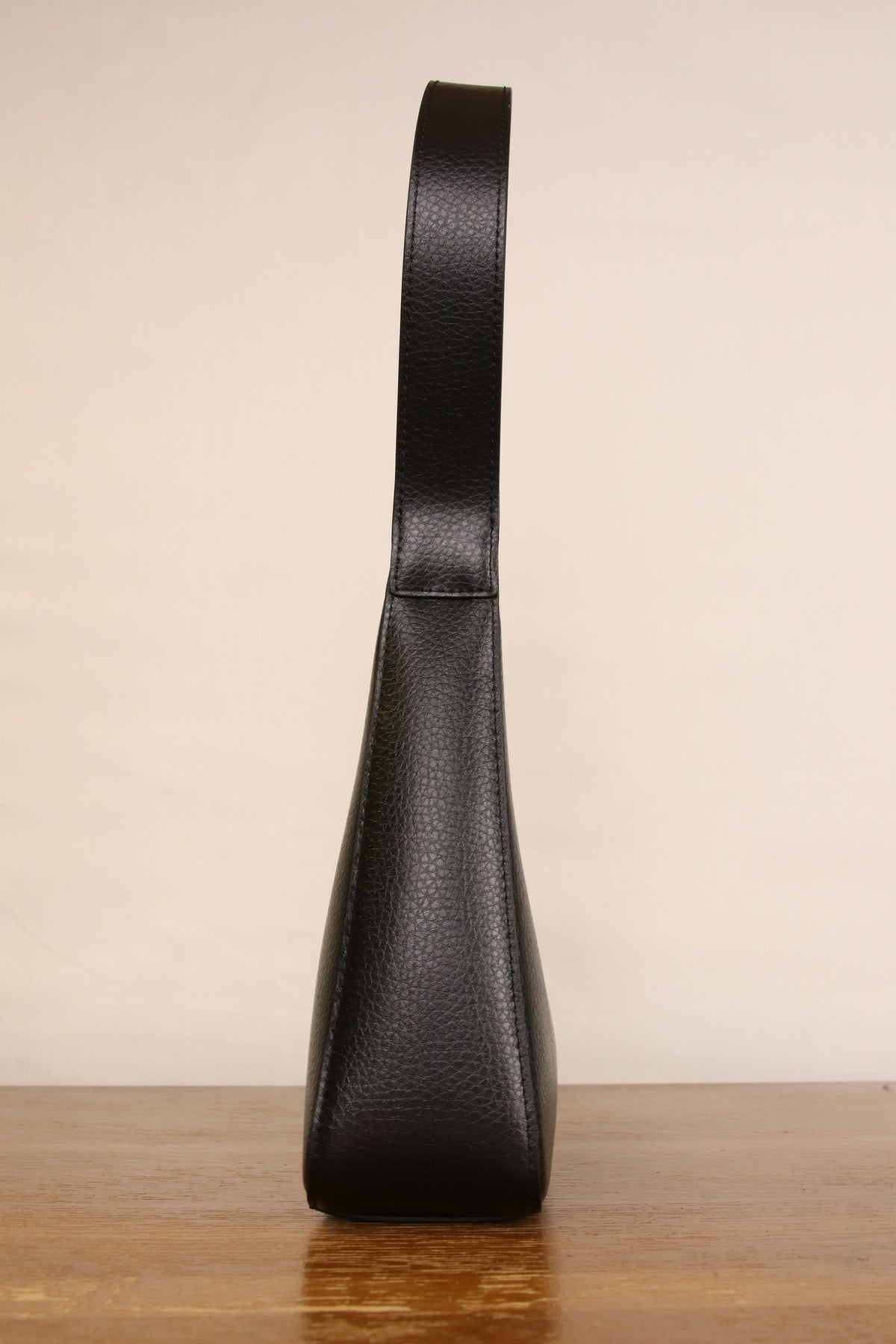 Origyn 01 - Plant-Based Vegan Leather Shoulder Handbag - Made with Plastic-Free MIRUM®