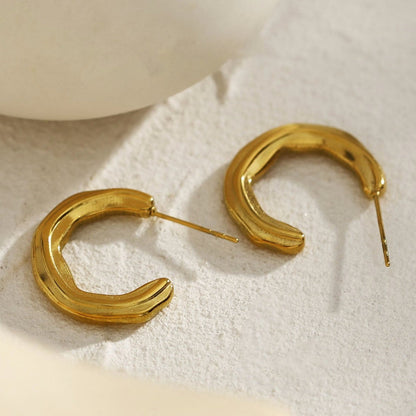 BACOLA: Boucles d'oreilles créoles Lignes sculptées
