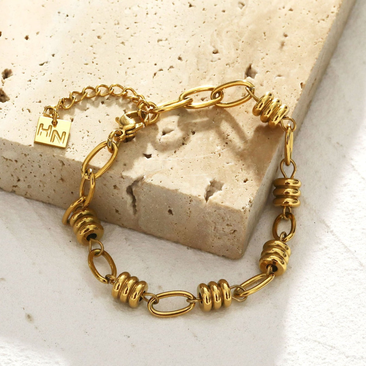 Bracelet KAMA avec maillons ovales et perles jointes