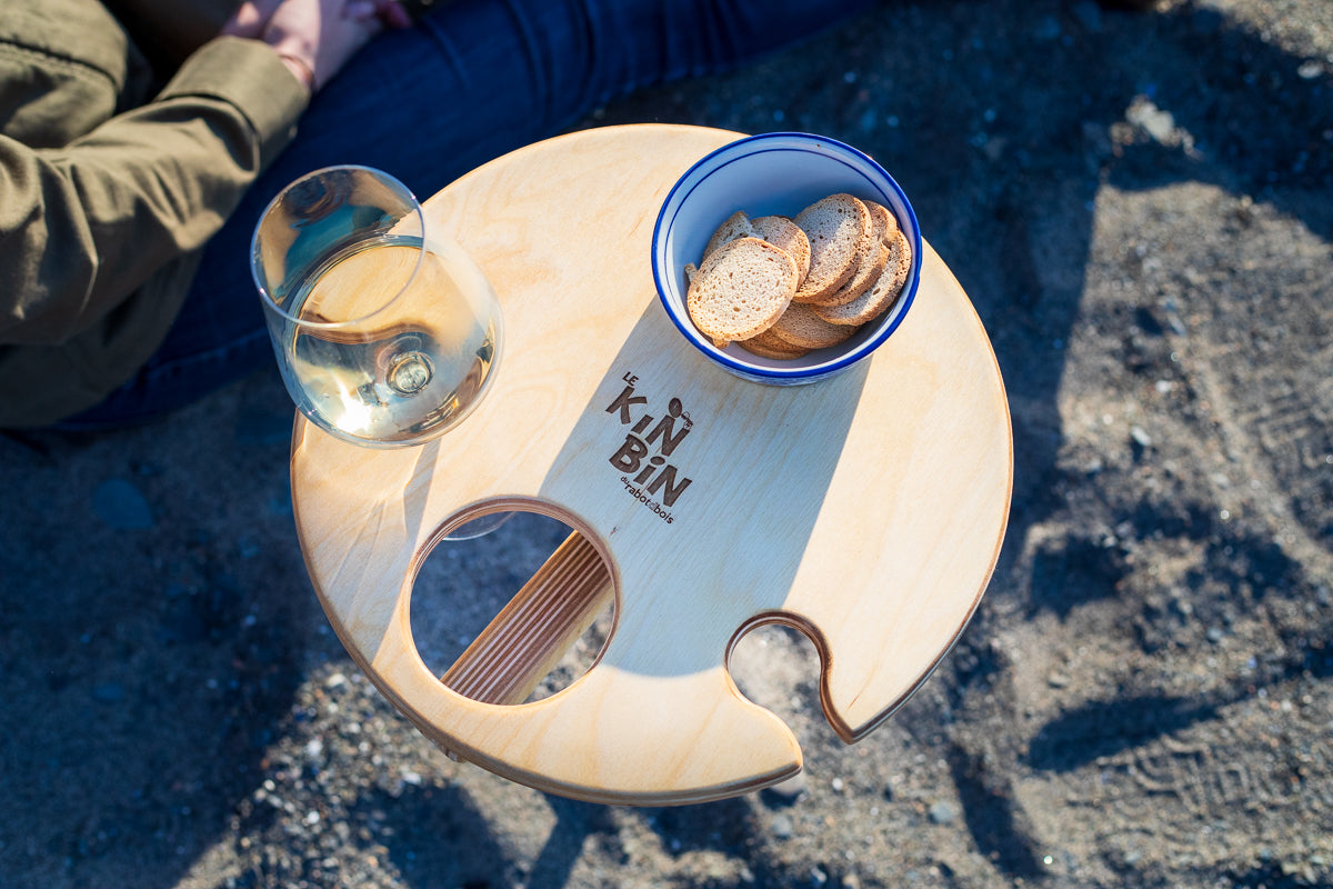 Kin-Bin : plateau portable d'extérieur pour verres et bouteilles